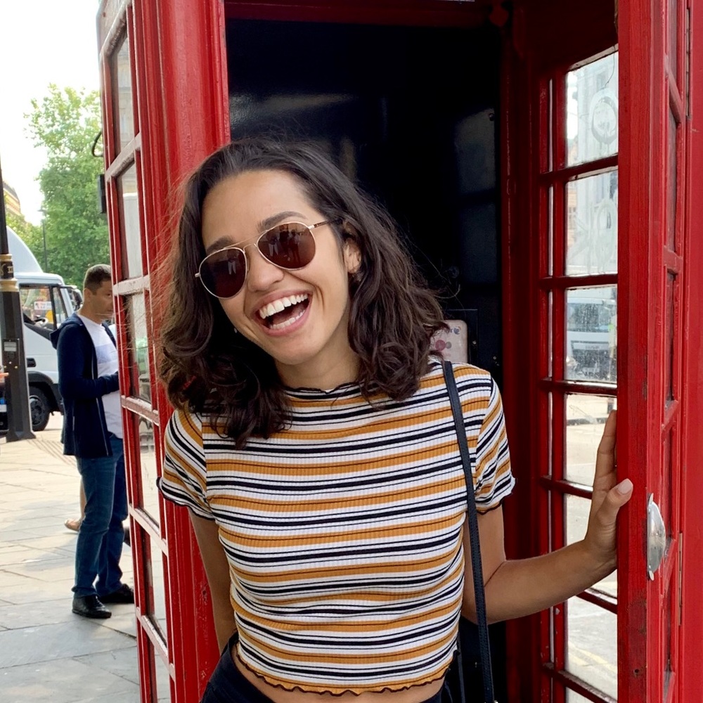 Meet your Posher, Adriana